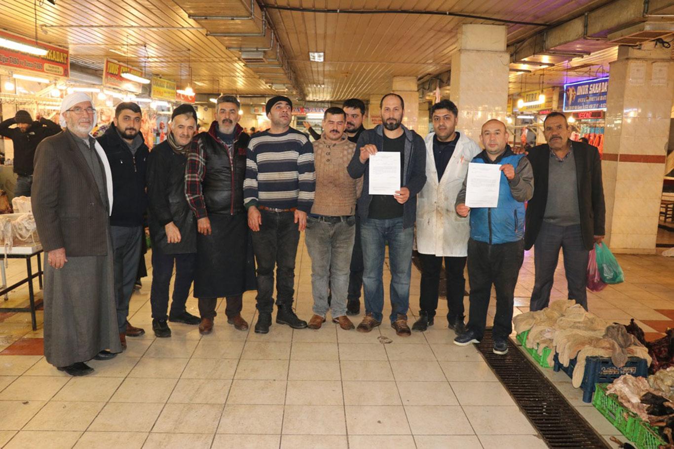 Yıkım kararı verilen Et Hali'nin kapatılmasına esnaf tepkili Yıkım kararı verilen Et Hali'nin kapatılmasına esnaf tepkili